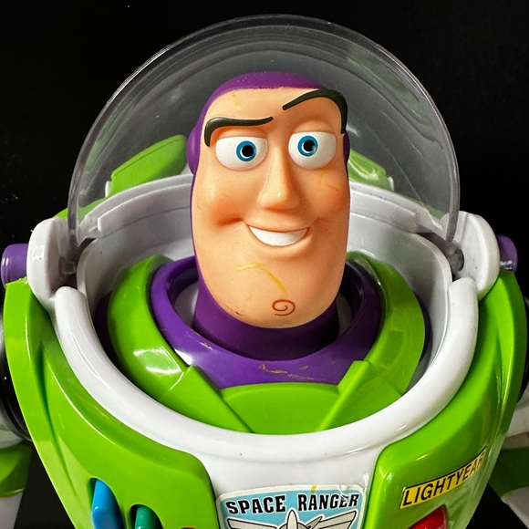 Used Disney Toy Story Talking Action Figure Space Ranger “Buzz Lightyear”. - Picture 6 of 6